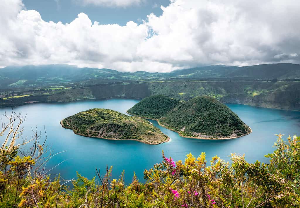 10 tourist places in ecuador