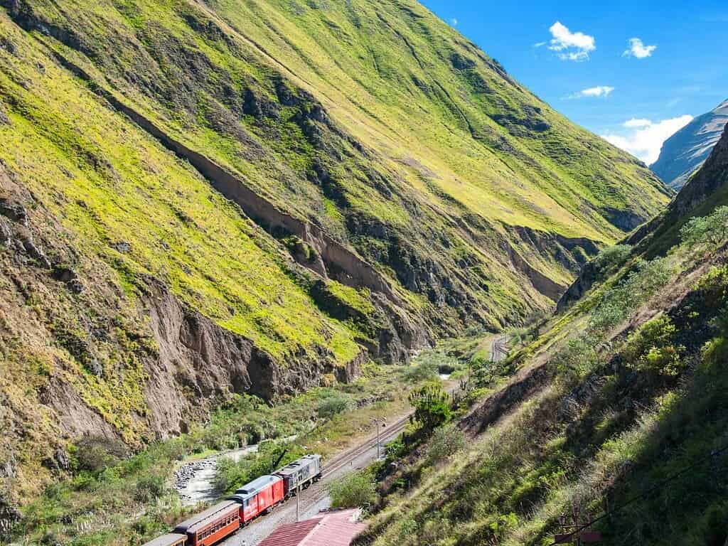 10 tourist places in ecuador